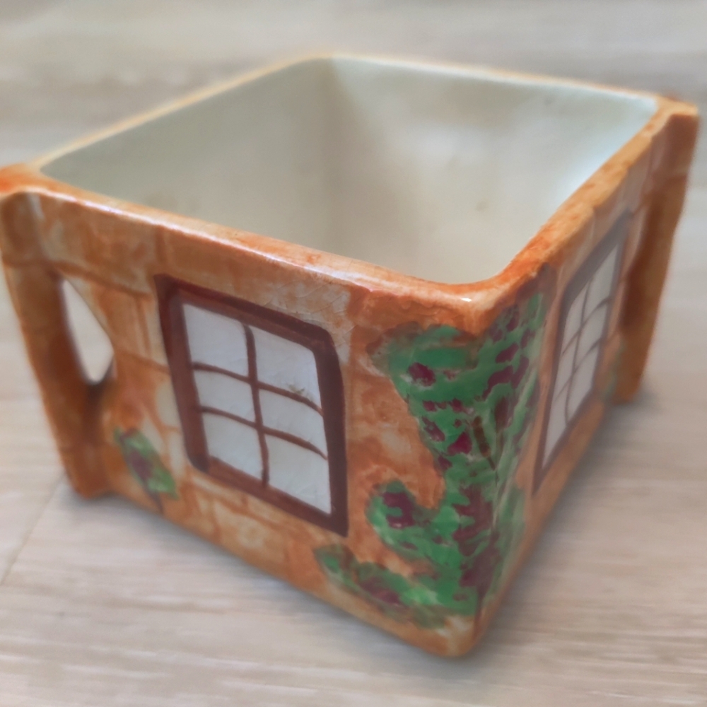 Vintage Westminster Cottage Sugar Bowl - Picture 5 of 6